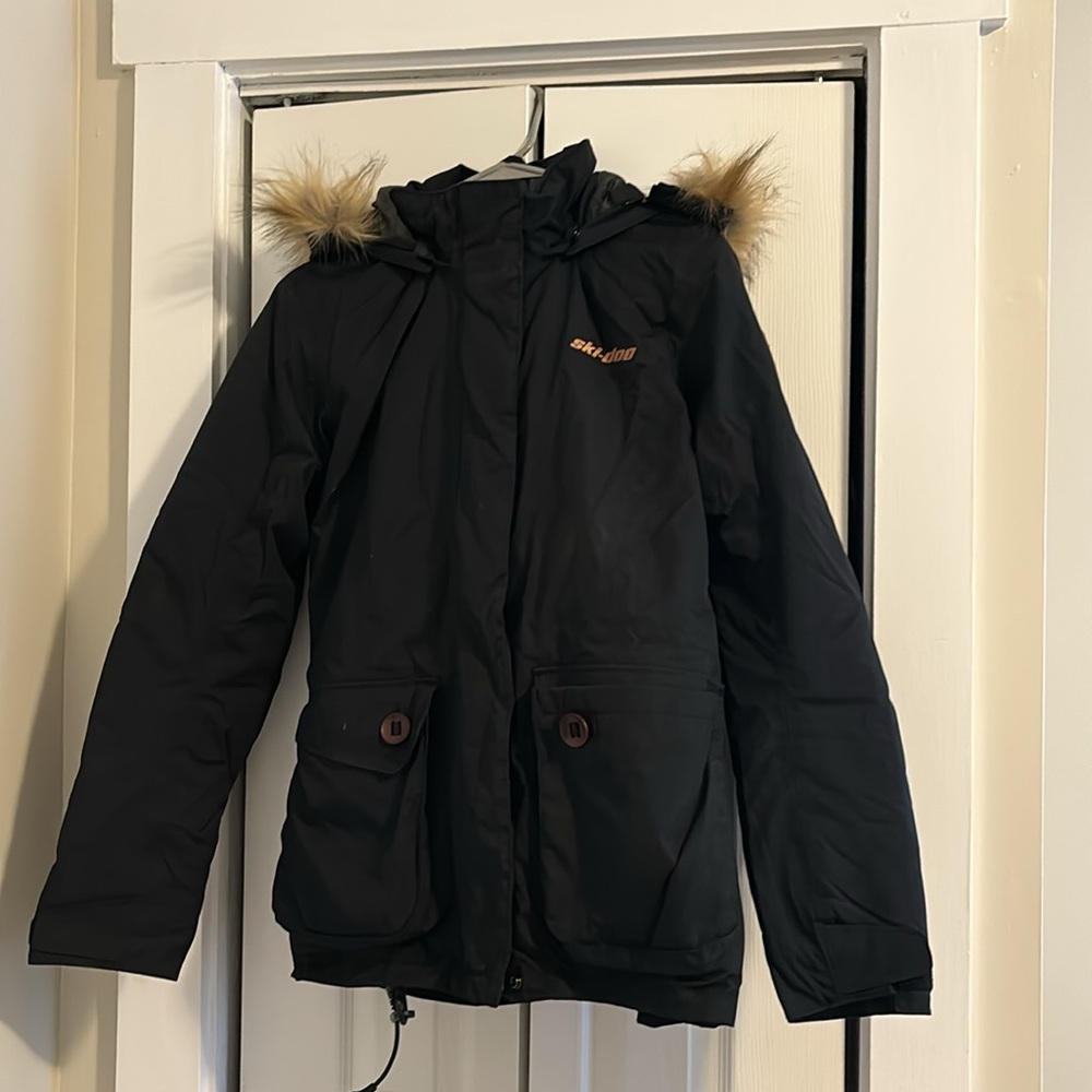 Ski doo snowmobile jacket with fur and plug ins